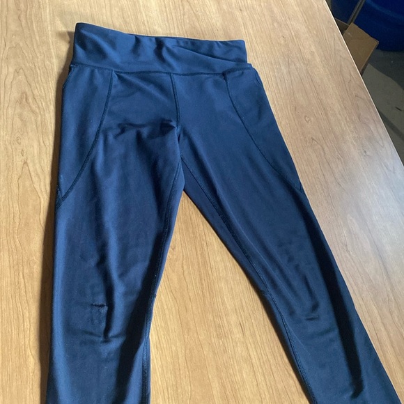 Old Navy Active black leggings - Picture 1 of 3